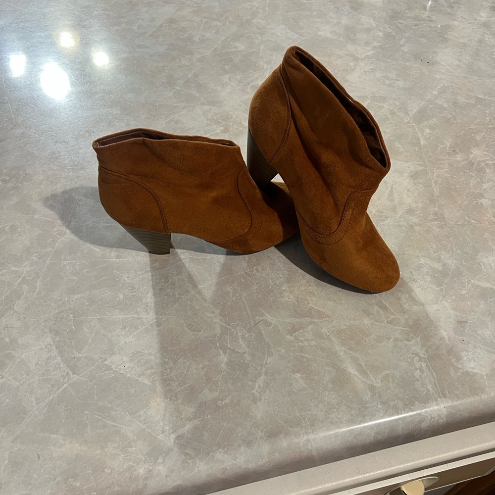 Diva Lounge Tan Heeled Boots View 2